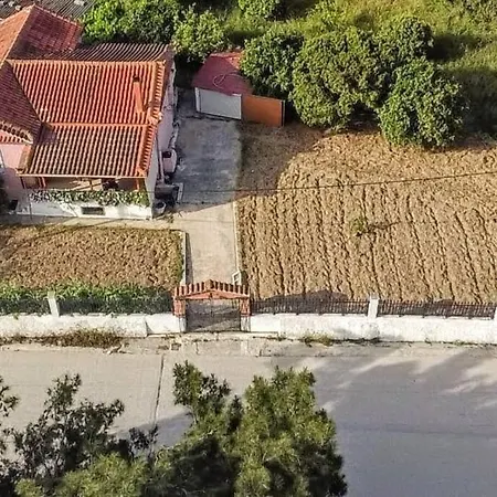 Ferienhaus Lovely Lontza, A Cozy 2-bedroom House. *