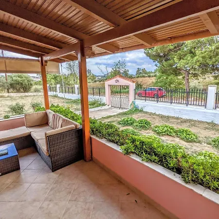 Lovely Lontza, A Cozy 2-bedroom House. Lixouri